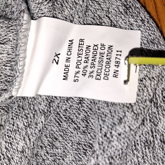 2X Falls Creek Gray Sweater with Sparkly Snowflake - Picture 5 of 5